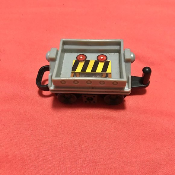 Mattel Geo Tracks - 1 locomotive and 2 freight cars - Picture 9 of 14